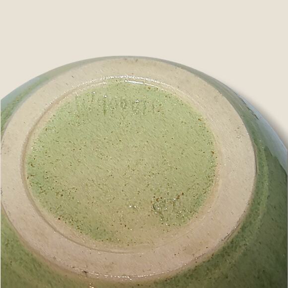 2 Vintage Art Pottery Bowls Hand Signed Wynonna '88 Green Blue 5.25" - Picture 5 of 7